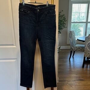 Lee Women's Straight Leg, Mid Rise Jeans in Deep Blue Wash. NWOT size 10